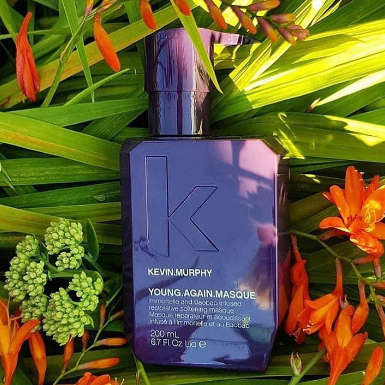 This rich masque provides essential moisture, strengthens hair, and improves elasticity, helping to combat the signs of aging and leave hair looking youthful and vibrant.