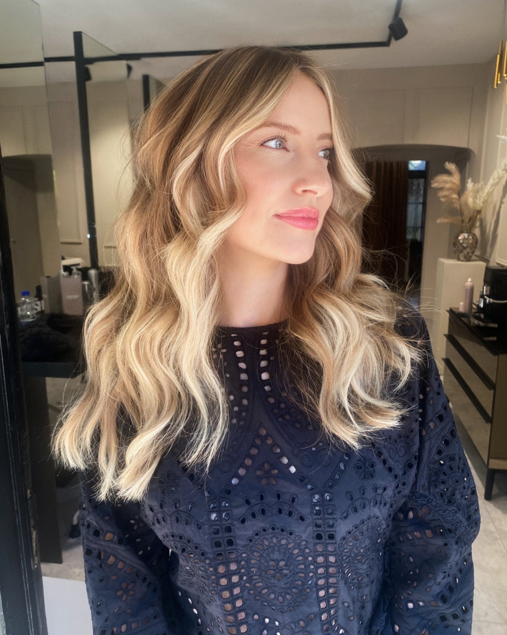 client_BRUSH_natural_blonde_balayage_with_wavey_hair_style