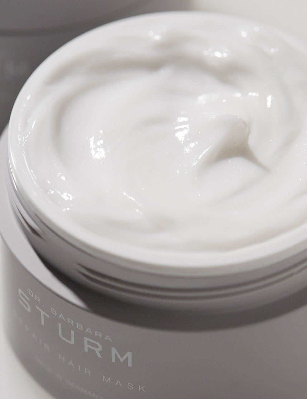 Dr. Barbara Sturm Repair Mask: intensive treatment that nourishes, strengthens and restores damaged hair for improved elasticity and shine.
