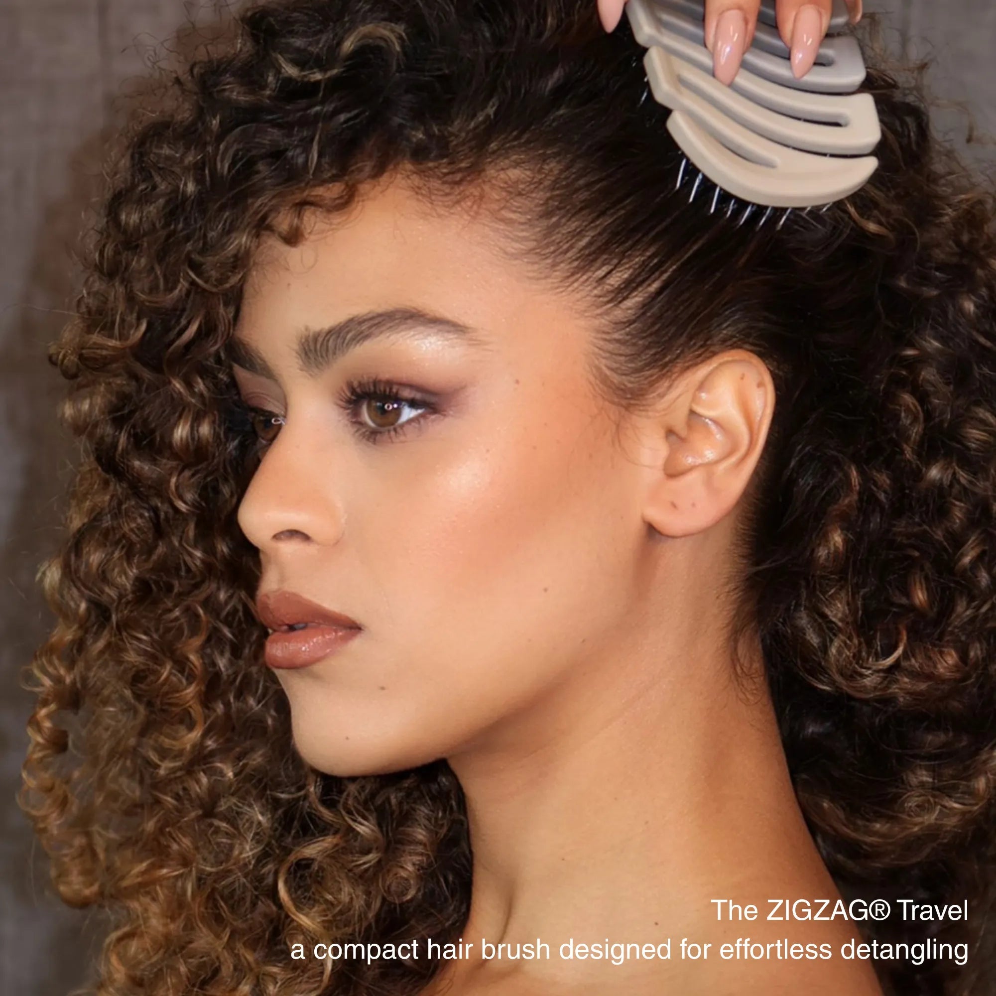 MANE MAVEN The Zigzag Travel Hairbrush - BRUSH