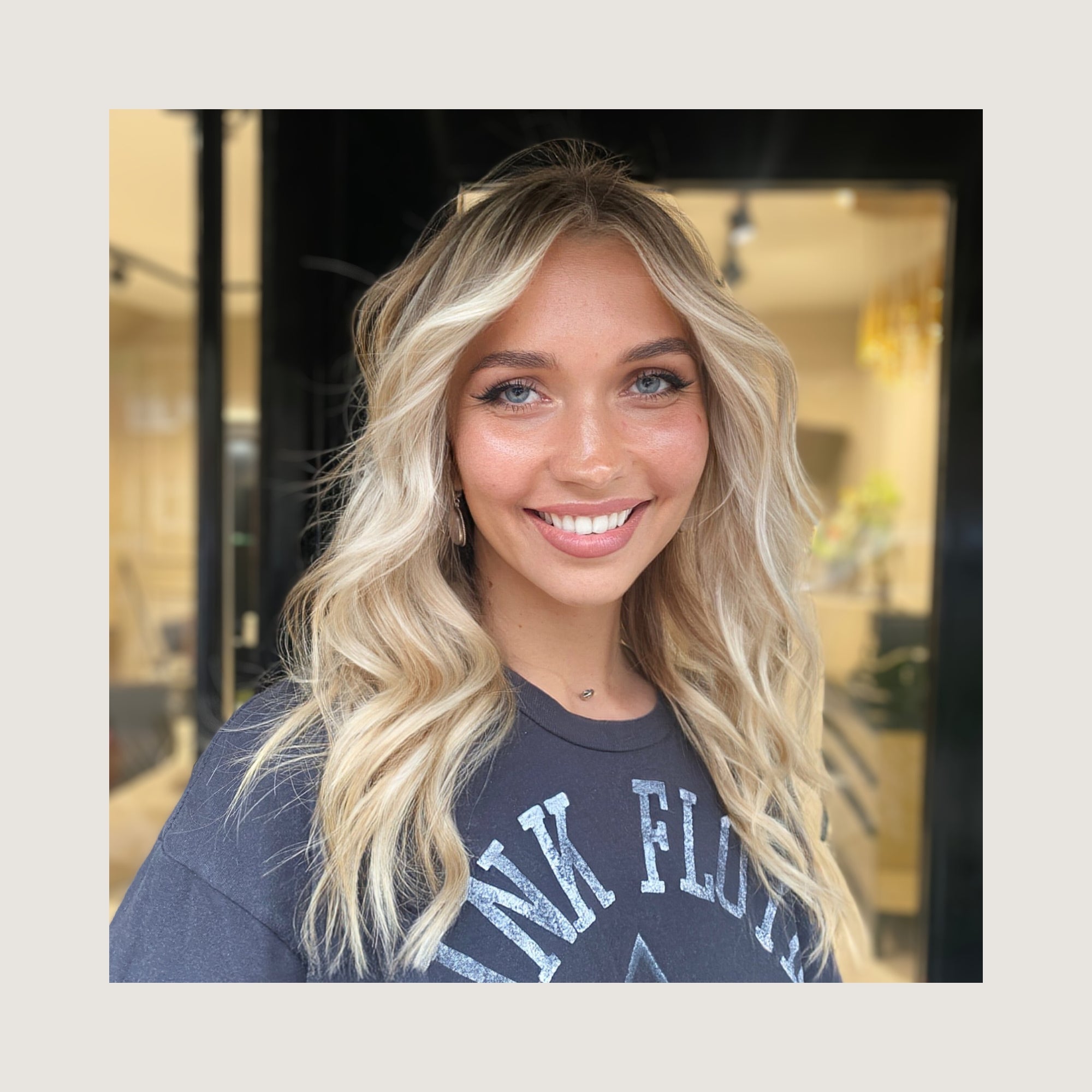 BLONDE HAIR CARE - BRUSH